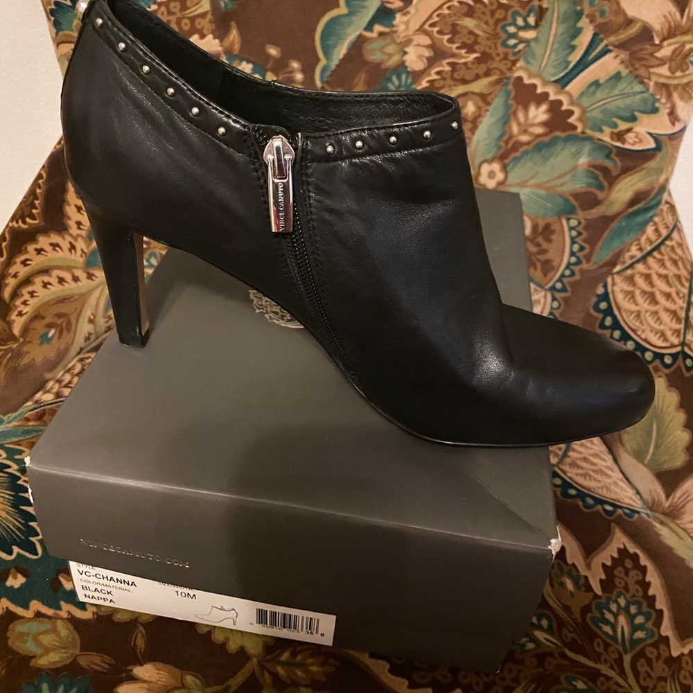 Black Vince  Camuto bootie